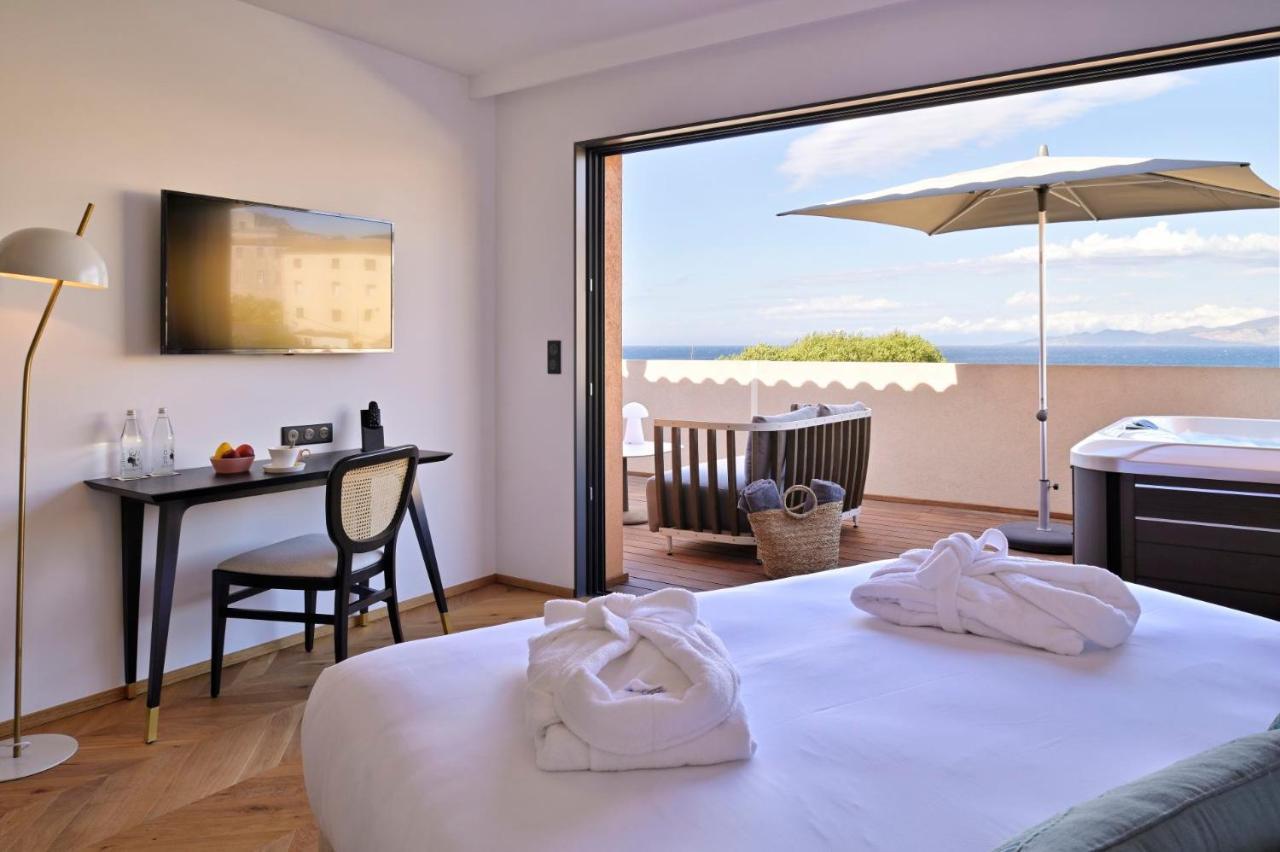 Hôtel Rocabella LʼÎle-Rousse Esterno foto