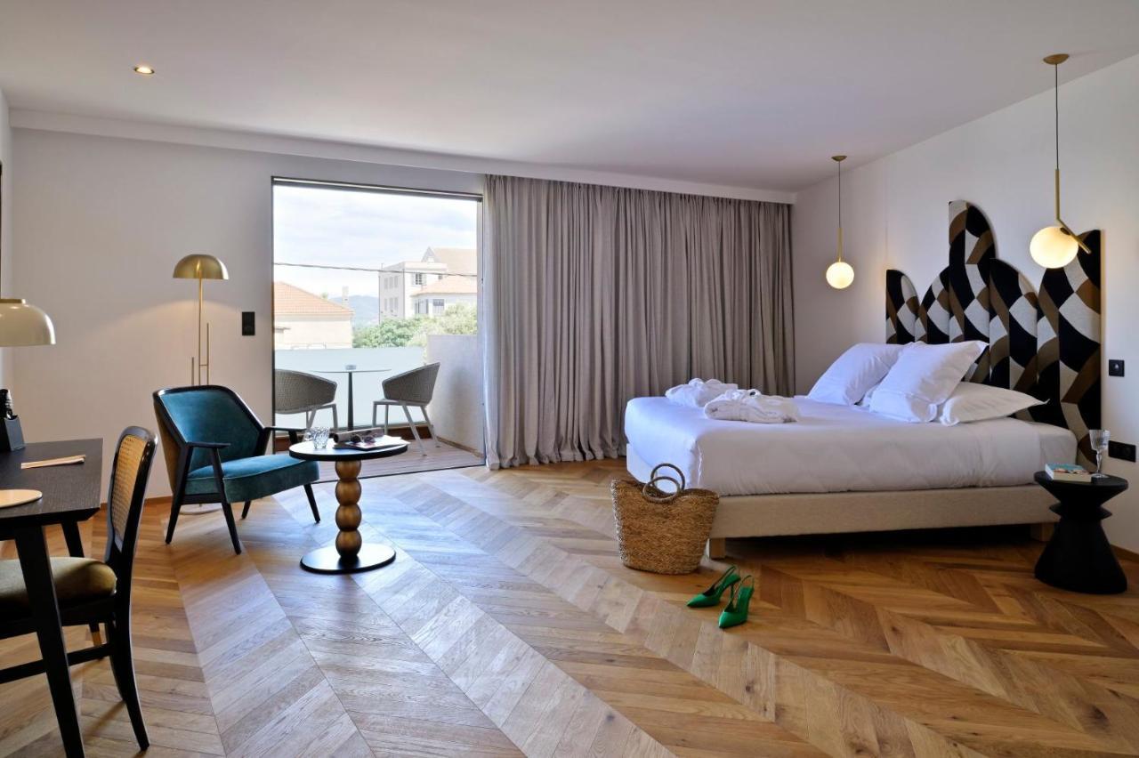 Hôtel Rocabella LʼÎle-Rousse Esterno foto